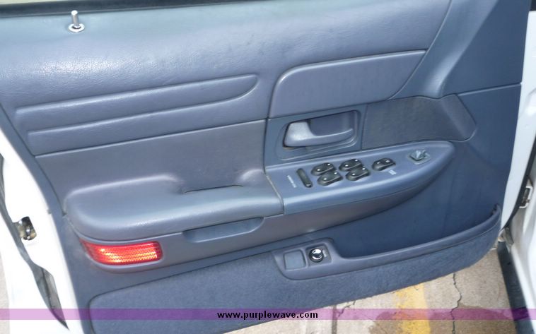 image for item 2165 1998 Ford Crown Victoria Police Intercepter