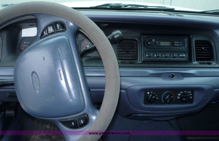 image for item 2165 1998 Ford Crown Victoria Police Intercepter