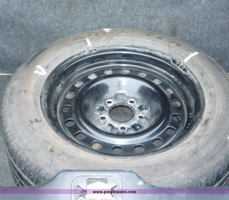 image for item 2165 1998 Ford Crown Victoria Police Intercepter