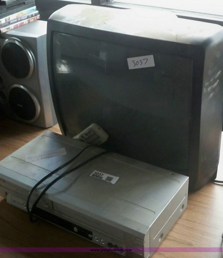 image for item 3037 Sylvania DVD VCR combination player