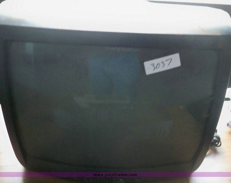 image for item 3037 Sylvania DVD VCR combination player