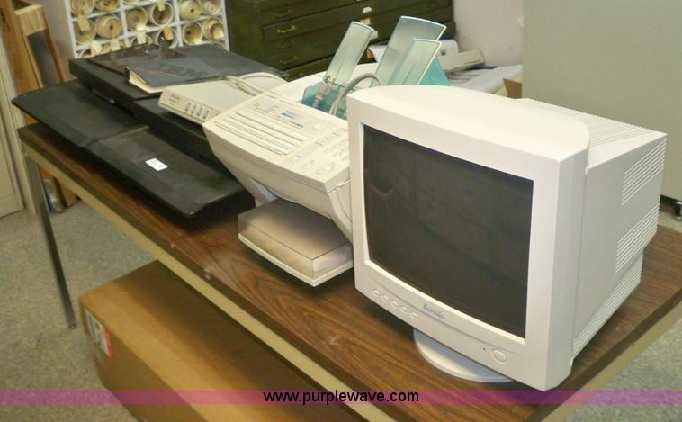 image for item 3430 Assorted electronics supplies