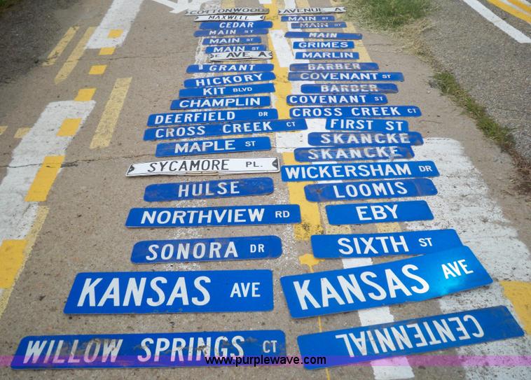 image for item 3431 (37) assorted street signs