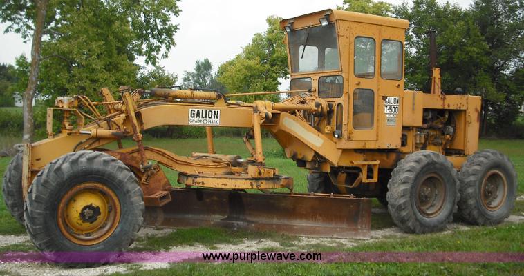 image for item 3673 1972 Galion T-500A Grade-o-matic motor grader