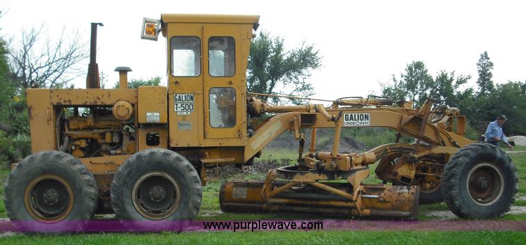 image for item 3673 1972 Galion T-500A Grade-o-matic motor grader