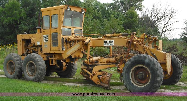 image for item 3673 1972 Galion T-500A Grade-o-matic motor grader