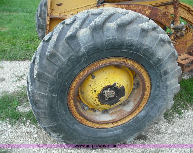 image for item 3673 1972 Galion T-500A Grade-o-matic motor grader