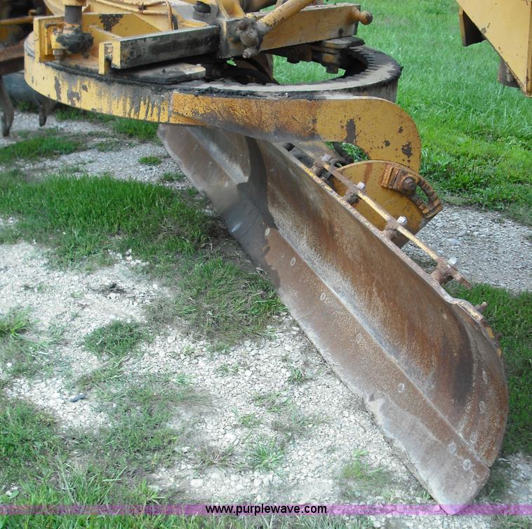 image for item 3673 1972 Galion T-500A Grade-o-matic motor grader