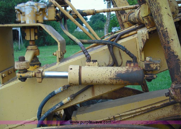 image for item 3673 1972 Galion T-500A Grade-o-matic motor grader