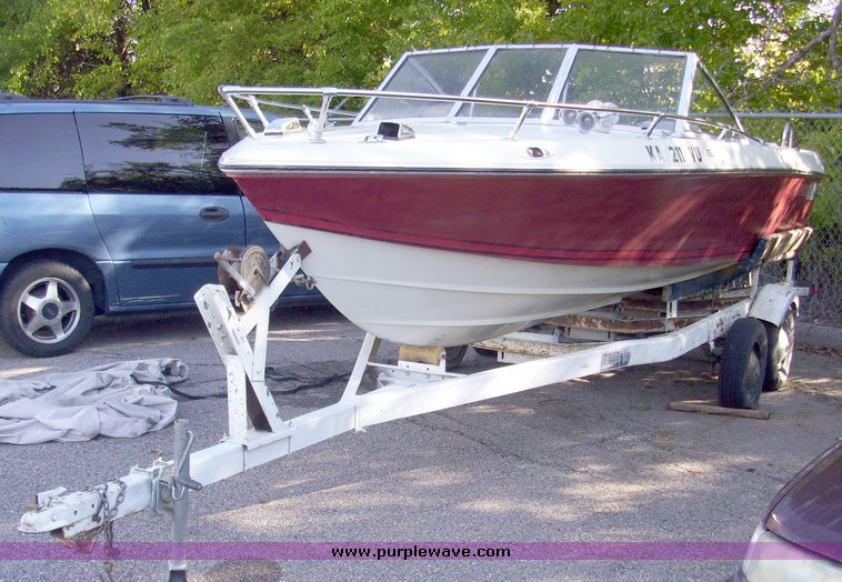 image for item 5555 1981 IMP Apache 17' boat