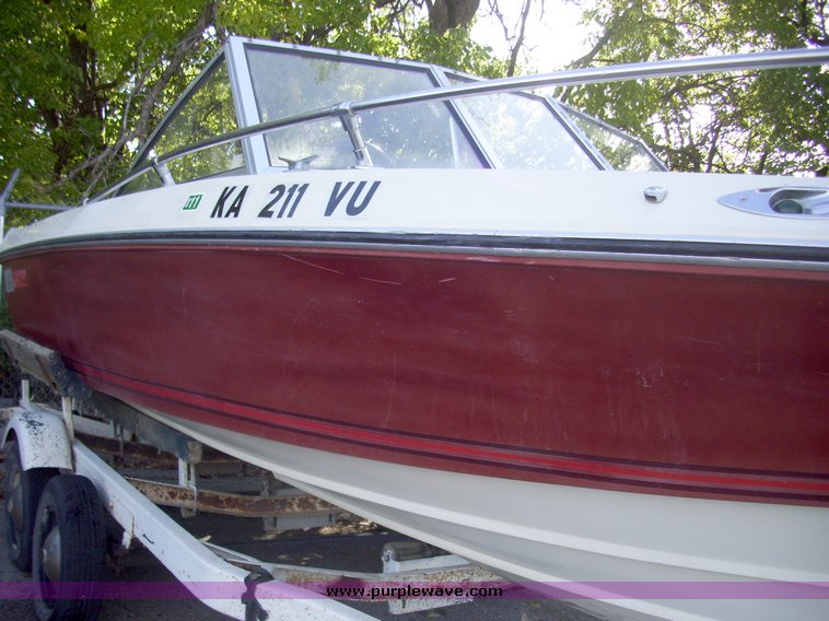 image for item 5555 1981 IMP Apache 17' boat