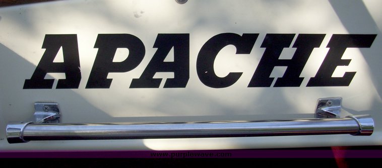 image for item 5555 1981 IMP Apache 17' boat