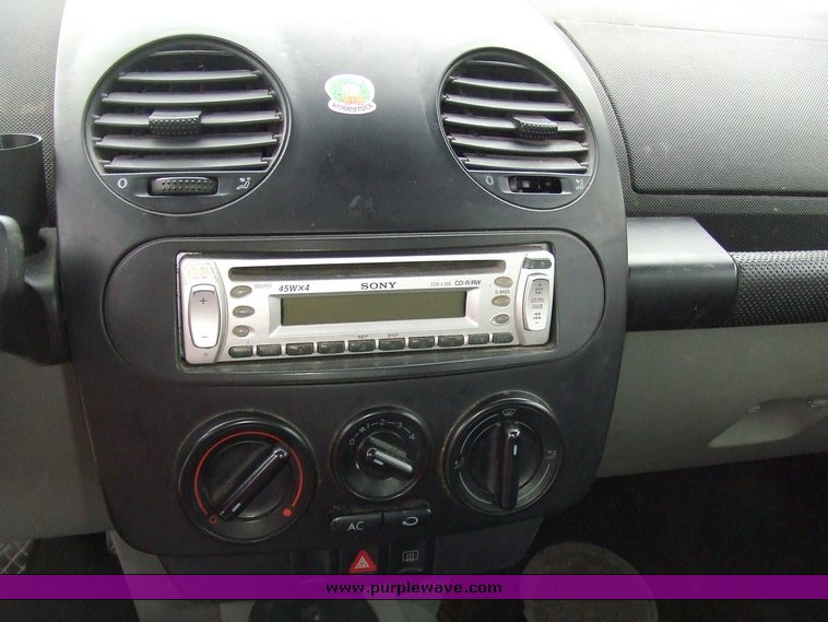 image for item 5847 1998 Volkswagen Beetle