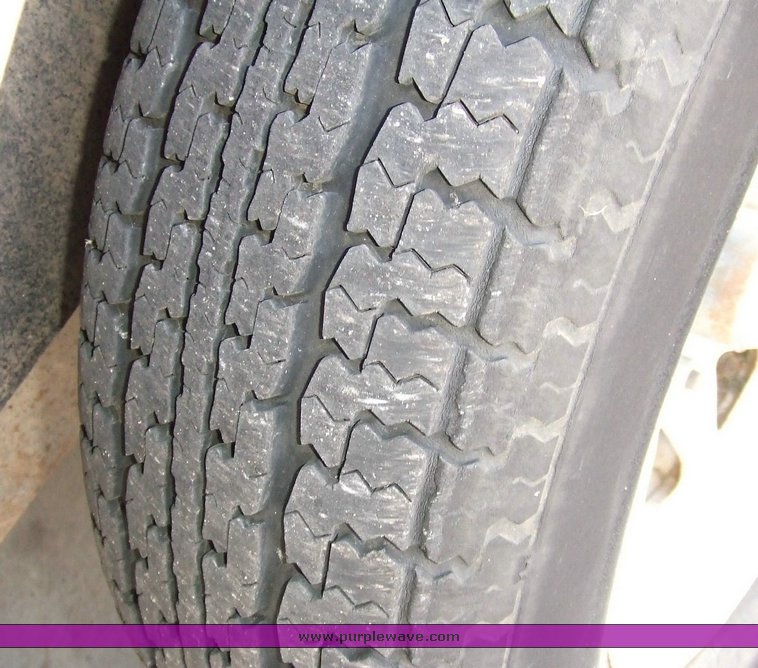 image for item 6066 2001 Haulmark 16' enclosed trailer