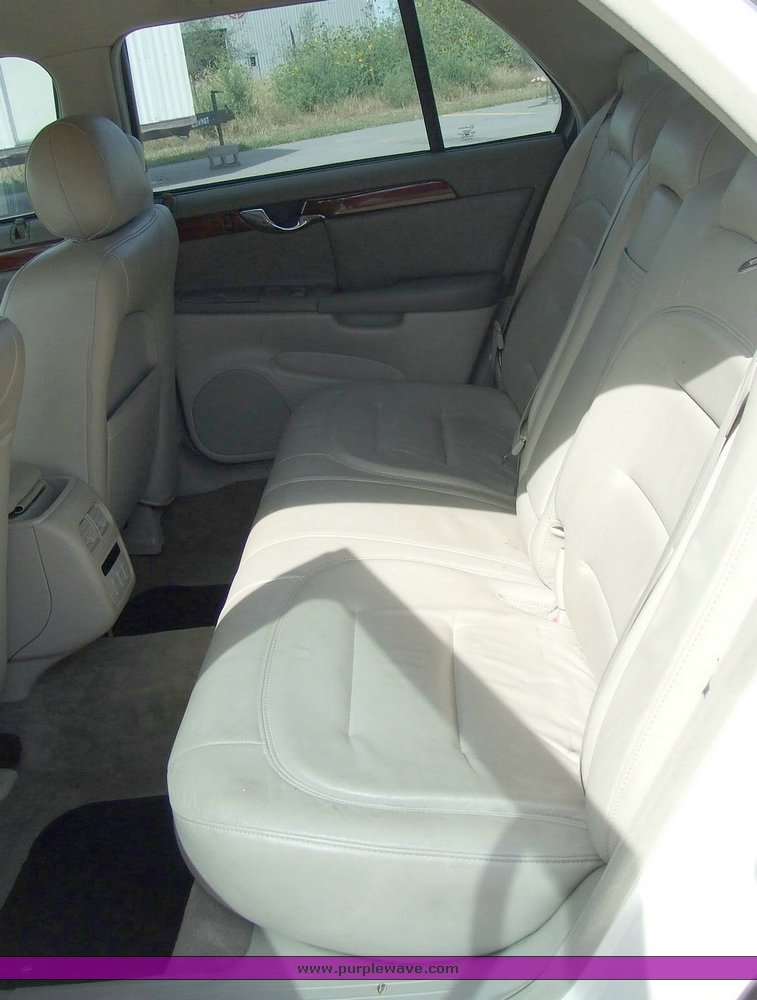 image for item 6075 2000 Cadillac Deville