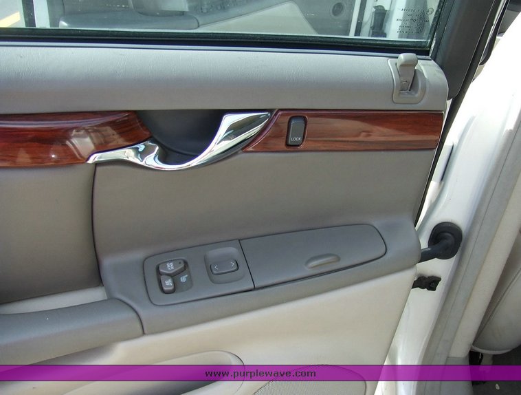 image for item 6075 2000 Cadillac Deville