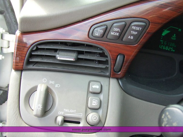 image for item 6075 2000 Cadillac Deville