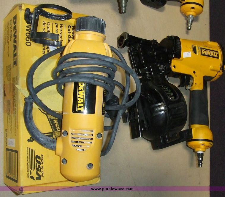 DeWalt DW660 cut out tool in Manhattan, KS Item 6135 sold Purple Wave