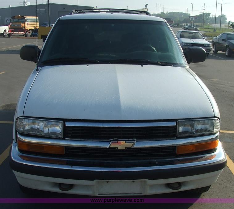 image for item 6228 2001 Chevrolet Blazer