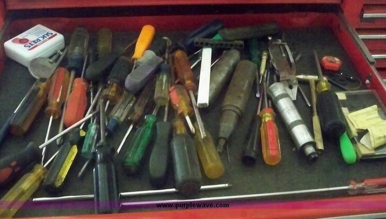 image for item 7100 Husky Grizzly tool box