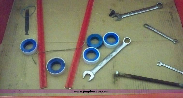 image for item 7100 Husky Grizzly tool box