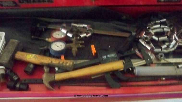 image for item 7100 Husky Grizzly tool box