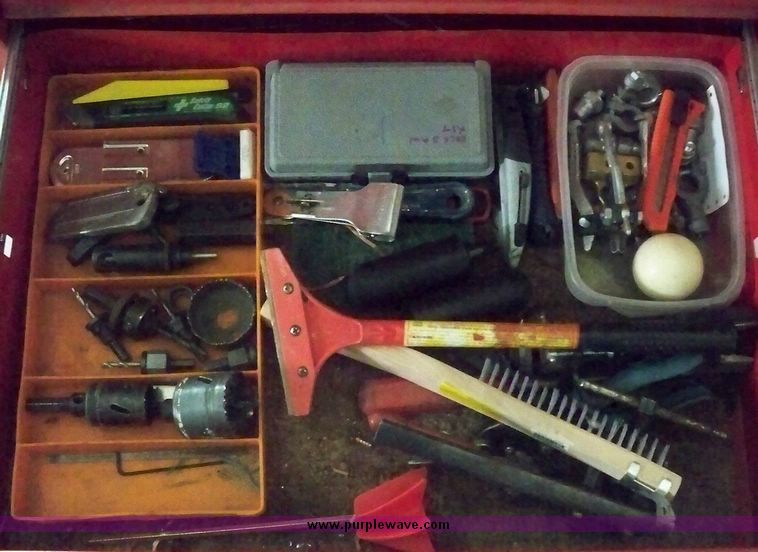 image for item 7100 Husky Grizzly tool box