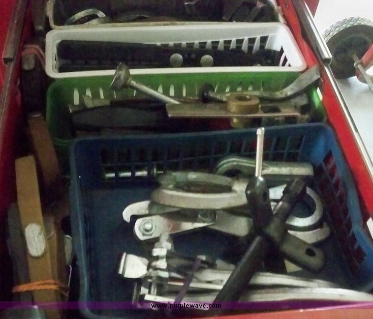 image for item 7100 Husky Grizzly tool box