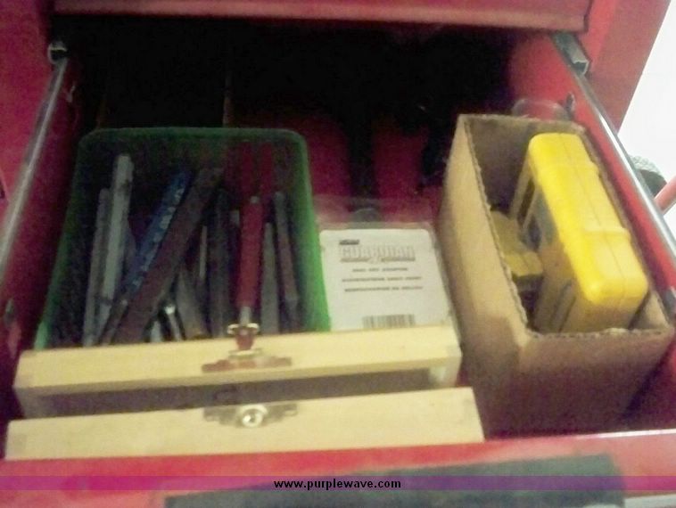 image for item 7100 Husky Grizzly tool box