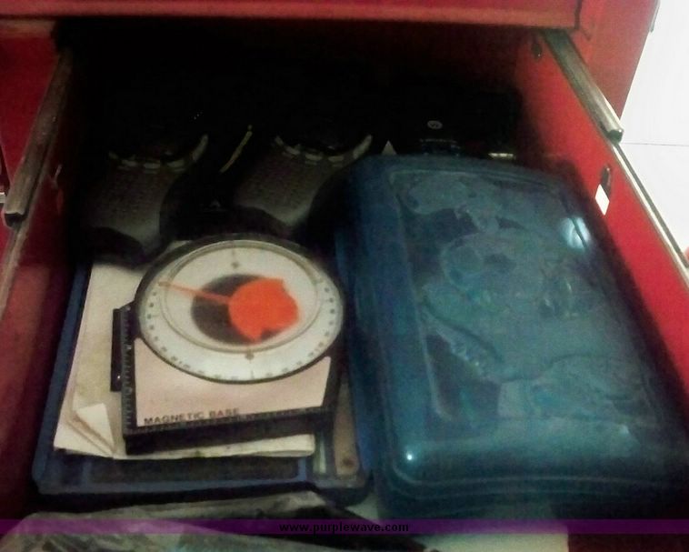 image for item 7100 Husky Grizzly tool box