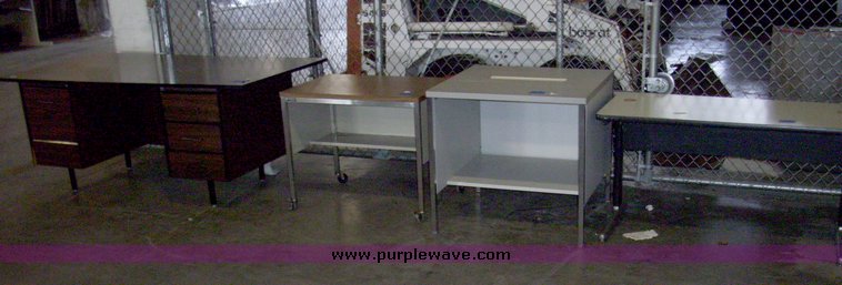 Metal computer stand with laminate top in Kansas City, KS | Item 7291 ...