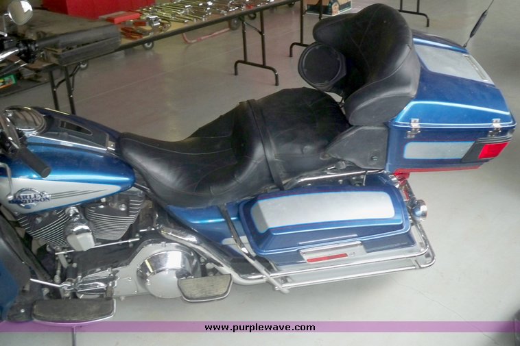 image for item 7389 2006 Harley Electraglide motorcycle