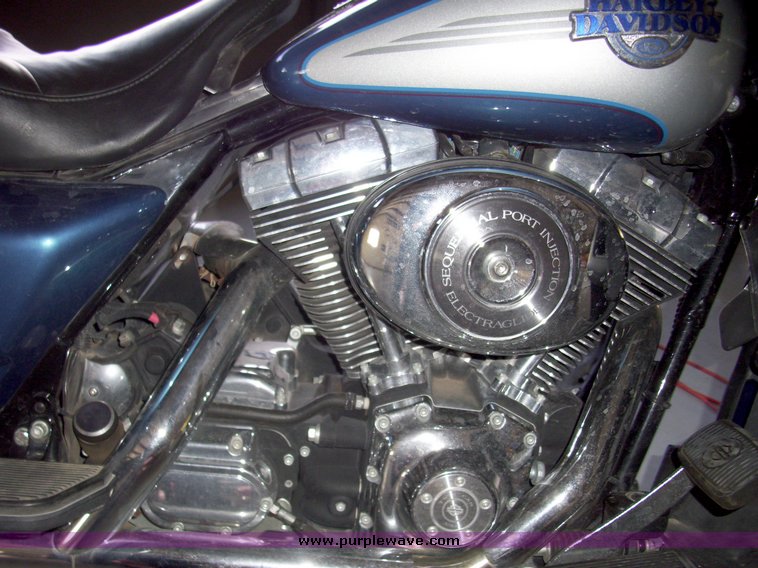 image for item 7389 2006 Harley Electraglide motorcycle