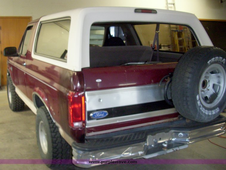 image for item 7420 1991 Ford Bronco Eddie Bower edition