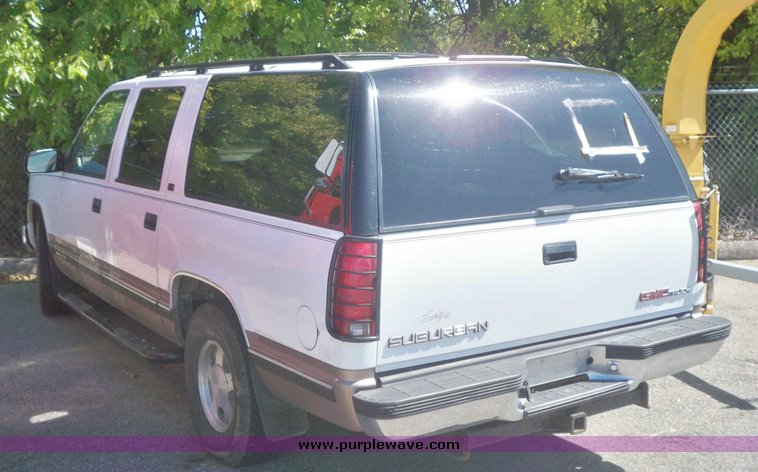 image for item 7421 1994 GMC Suburban