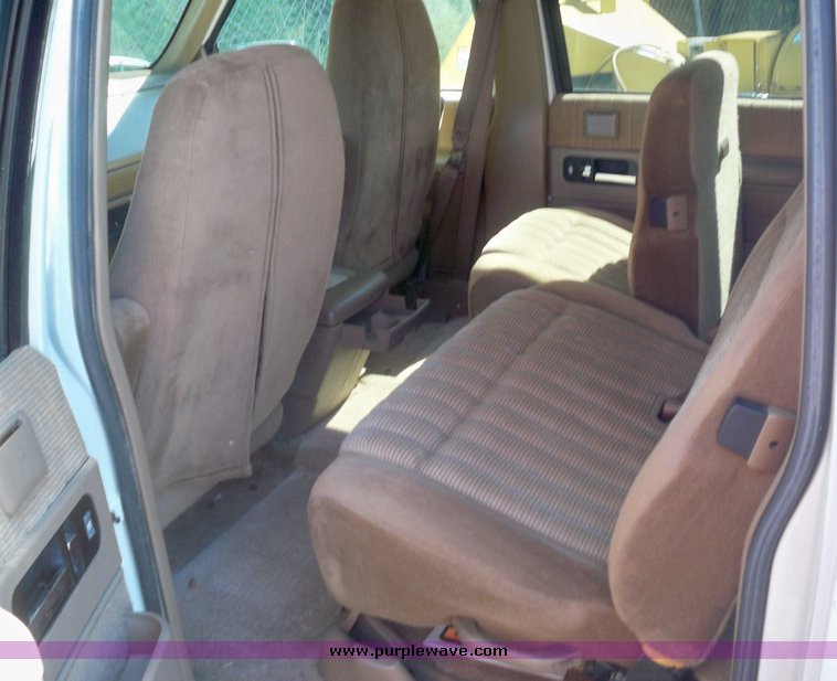 image for item 7421 1994 GMC Suburban