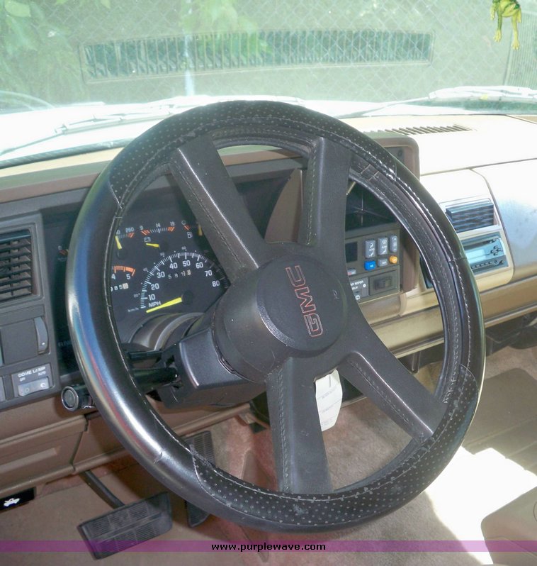 image for item 7421 1994 GMC Suburban