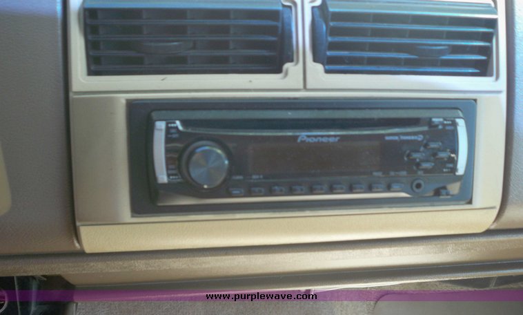 image for item 7421 1994 GMC Suburban