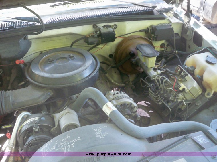 image for item 7421 1994 GMC Suburban