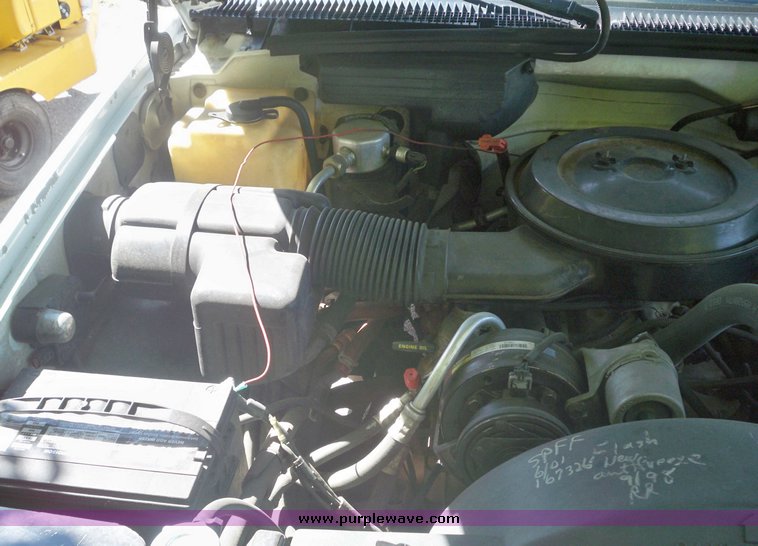 image for item 7421 1994 GMC Suburban