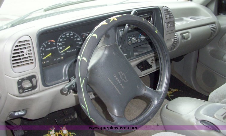 image for item 7422 1995 Chevrolet C1500 extended cab truck