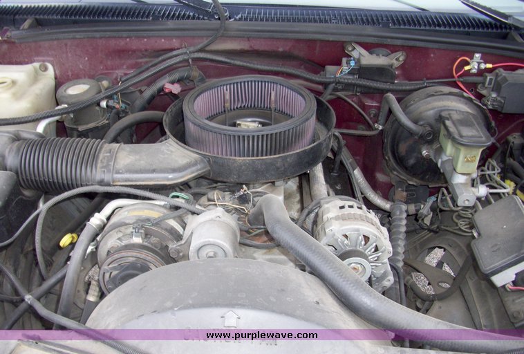 image for item 7422 1995 Chevrolet C1500 extended cab truck