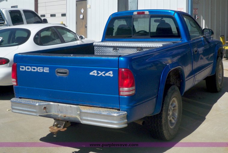 image for item 7429 2000 Dodge Dakota Sport