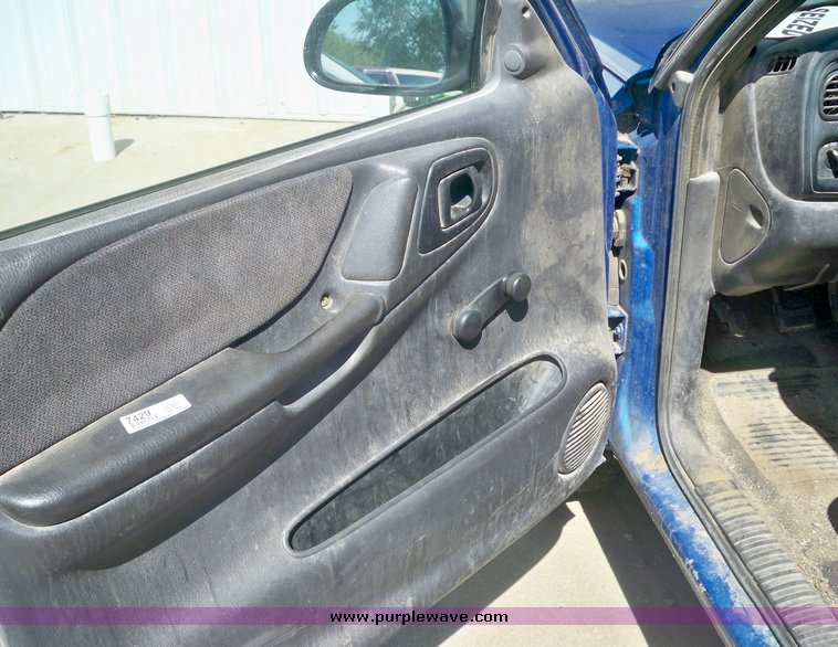 image for item 7429 2000 Dodge Dakota Sport