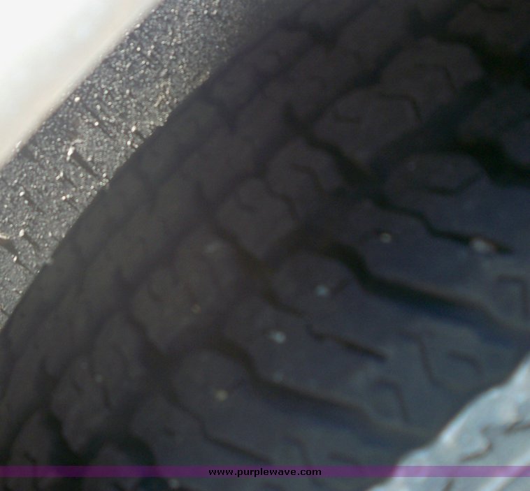 image for item 7431 5' x 8' enclosed trailer