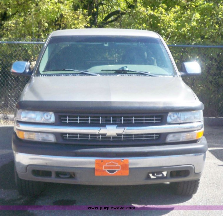 image for item 7438 2000 Chevrolet Z71 extended cab truck