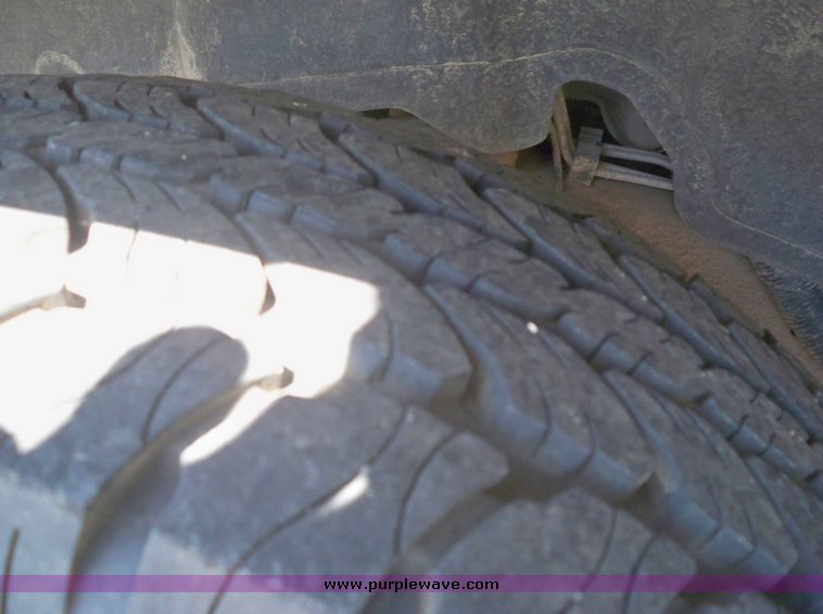 image for item 7438 2000 Chevrolet Z71 extended cab truck