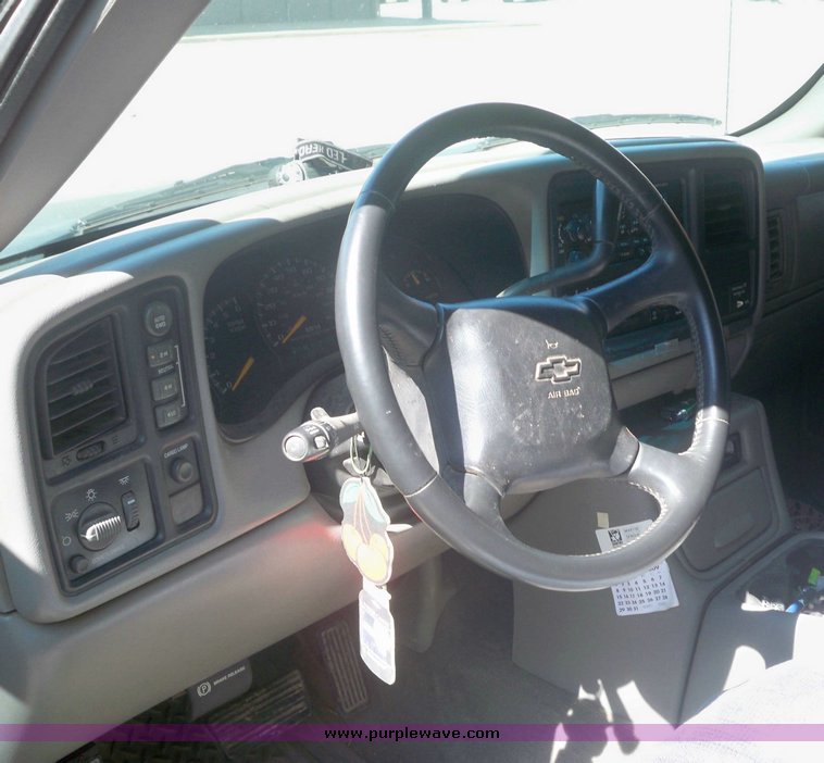 image for item 7438 2000 Chevrolet Z71 extended cab truck