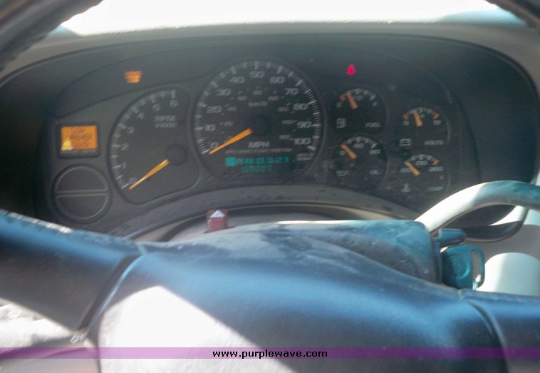 image for item 7438 2000 Chevrolet Z71 extended cab truck