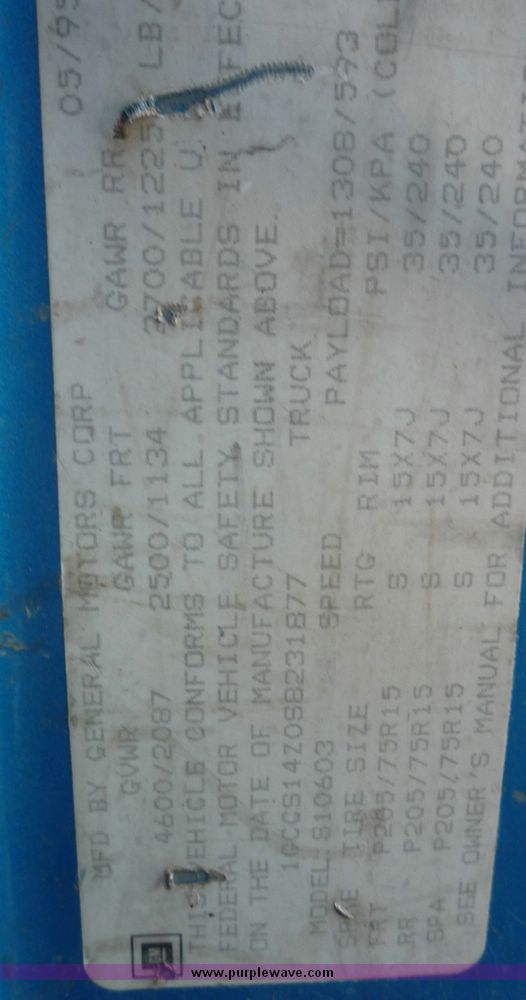 image for item 7799 1995 Chevrolet S-10 pickup